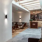 Ξενοδοχείο με διαμερίσματα The Salt Townhouse