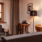 Aparthotel The Salt Townhouse 3*