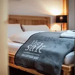 Ξενοδοχείο με διαμερίσματα The Salt Townhouse