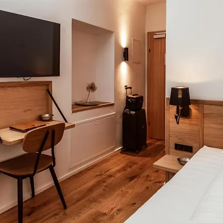 The Salt Townhouse Apartahotel Hallein