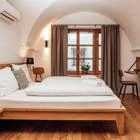 The Salt Townhouse 3*