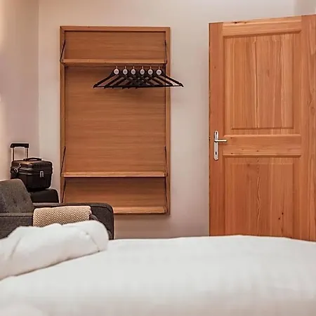 The Salt Townhouse Apartmanhotel 3*