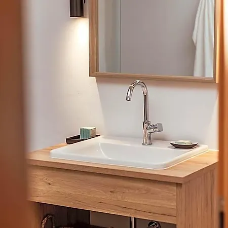 The Salt Townhouse 3*